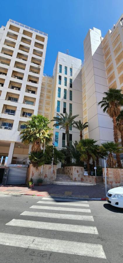 Eilat Octopus Apartment - אילת אוקטופוס -שני חדרים וסלון, בריכה בקיץ المظهر الخارجي الصورة